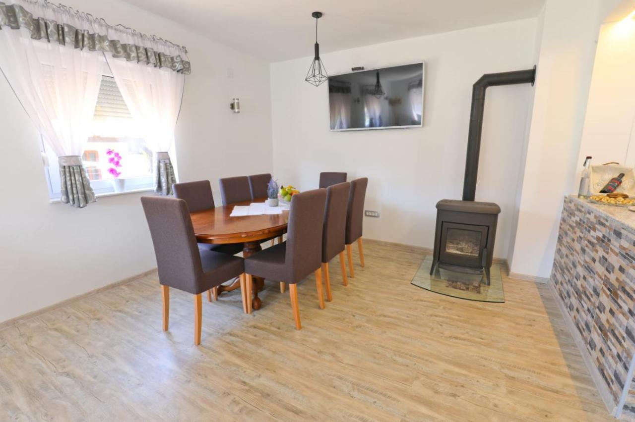 Apartman Teo &Tena Otočac Екстериор снимка